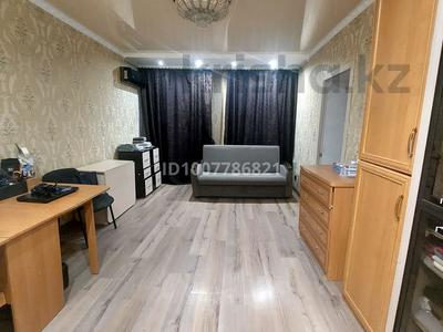 2-бөлмелі пәтер · 46 м² · 2/2 қабат, Утемисова, бағасы: 8.5 млн ₸ в Актобе, мкр. Курмыш