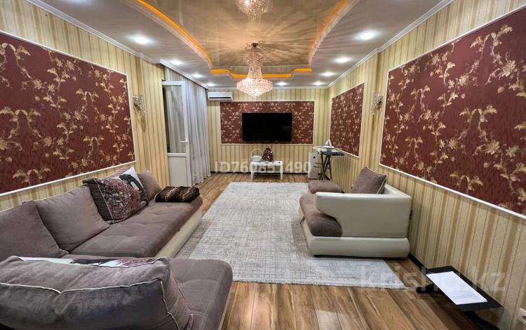 2-бөлмелі пәтер · 75 м² · 3/10 қабат, мкр Каргалы 54/20, бағасы: 62 млн ₸ в Алматы, Наурызбайский р-н — фото 2