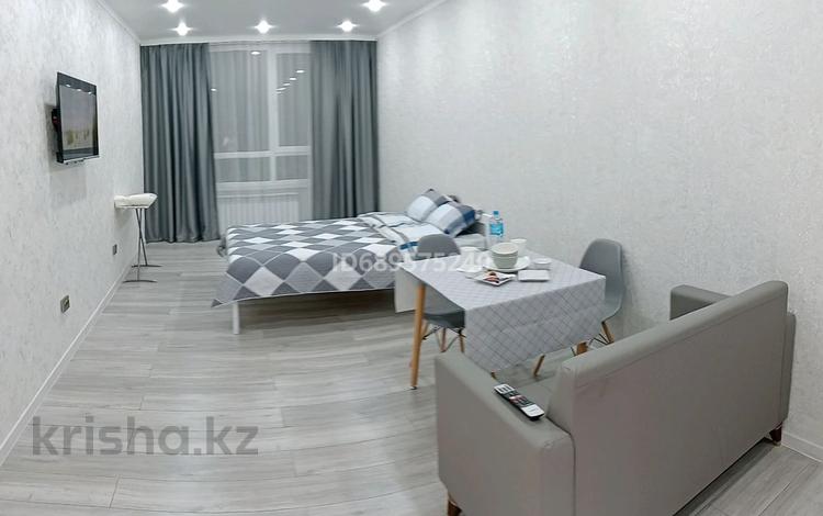 1-комнатная квартира, 34 м², 3/10 этаж посуточно, Толе би 285/8 — Отеген батыра за 12 000 〒 в Алматы, Ауэзовский р-н — фото 2