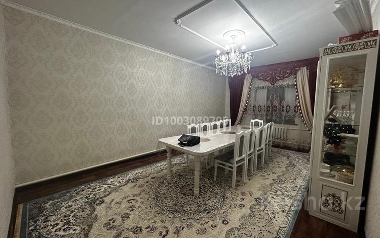 Отдельный дом · 4 комнаты · 200 м² · 15 сот., Т.Дүйсенбаев 7 за 25 млн 〒 в Таразе — фото 2