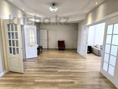 3-бөлмелі пәтер · 165 м² · 3/6 қабат, Богенбай батыра 81, бағасы: 189 млн ₸ в Алматы, Медеуский р-н