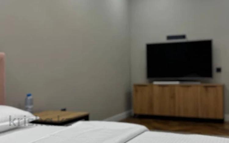 1-бөлмелі пәтер · 63 м² · 1/5 қабат, Желтоксан 1Б — Лазурный, бағасы: 20 000 ₸ в Уральске — фото 4