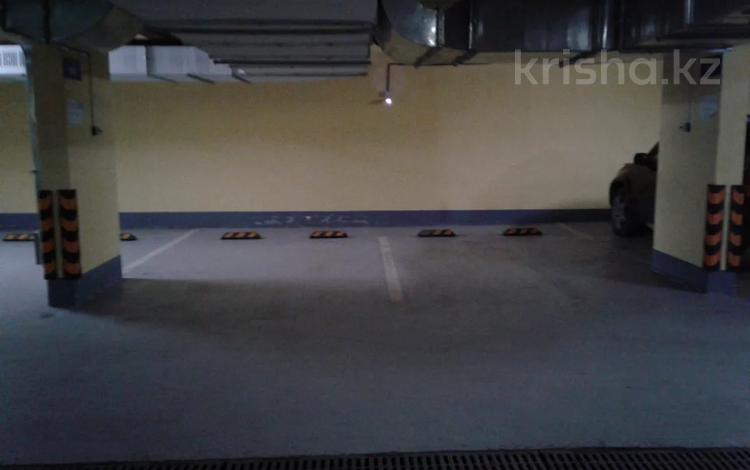 Парковочное место в паркинге за 10 000 〒 в Астане, Есильский р-н — фото 2