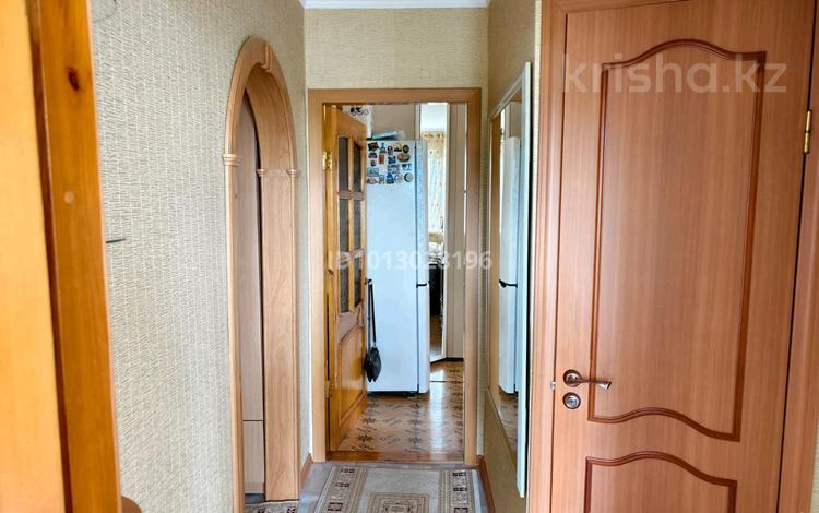 4-комнатная квартира · 75.5 м² · 3/5 этаж, мкр Юго-Восток, Мкр Юго-Восток, 30й микрорайон 23 — 81 школа за 27 млн ₸ в Караганде, Казыбек би р-н — фото 4