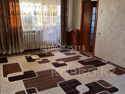 3-комнатная квартира · 48 м² · 5/5 этаж, Майкудук, 16й микрорайон 2 за 12 млн ₸ в Караганде, Алихана Бокейханова р-н