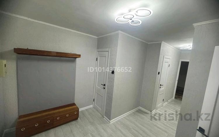 2-комнатная квартира · 70 м² · 4/9 этаж, мкр 12 49 за 170 000 ₸ в Актобе — фото 2