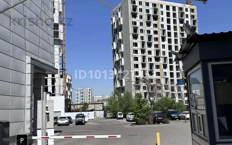 2-бөлмелі пәтер · 79.4 м² · 5/16 қабат, Ауэзова 3а/1 — Толе би - Ауезова, бағасы: ~ 75.4 млн ₸ в Алматы, Алмалинский р-н — фото 2