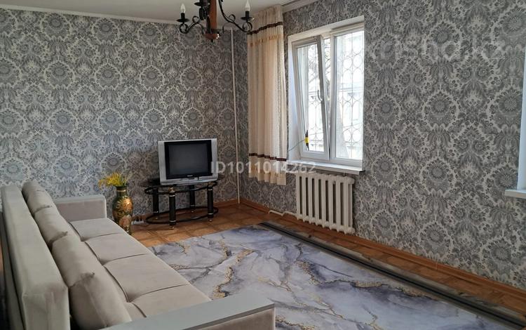 3-комнатная квартира · 55.5 м² · 2/4 этаж, мкр №1 78 за 35.8 млн 〒 в Алматы, Ауэзовский р-н — фото 2