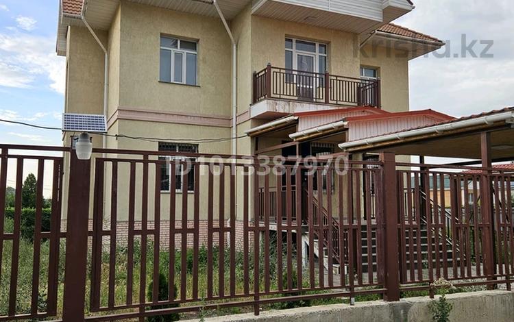 Отдельный дом · 9 комнат · 370 м², мкр Рахат, Нуридин за 1.5 млн ₸ в Алматы, Наурызбайский р-н — фото 2