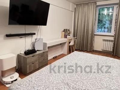 2-бөлмелі пәтер · 52 м² · 1/5 қабат, Құлагер ш/а., Серикова 19, бағасы: 33 млн ₸ в Алматы, Жетысуский р-н