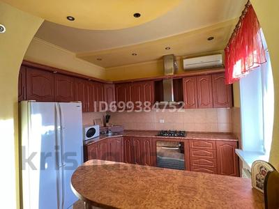 3-бөлмелі пәтер · 90 м² · 3/3 қабат, Толстого 62 — Центральный парк, бағасы: 280 000 〒 в Костанае