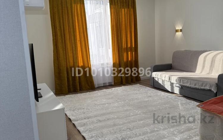 1-комнатная квартира · 43 м² · 7/9 этаж, мкр Нурсая, Абулхайр-хана 69/4, 69/5 за 350 000 〒 в Атырау — фото 2