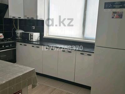 Пәтерлер в Мангистауской обл.: 2-бөлмелі пәтер · 57 м² · 3/6 қабат, 16-й мкр 43/1 — ТРК Актау, бағасы: 19 млн 〒 2-бөлмелі пәтер · 57 м² · 3/6 қабат, 16-й мкр 43/1 — ТРК Актау, бағасы: 19 млн 〒