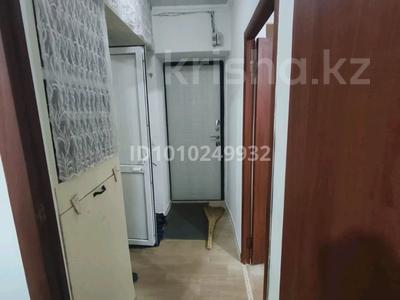 1-комнатная квартира · 36 м² · 1/4 этаж, мкр Каратау, Қаратау ш/а. 39 — Бұрынғы жатақхана сатылады ұзын калидор үй жөндеуден өткен жағдайы жақ за 7 млн ₸ в Таразе