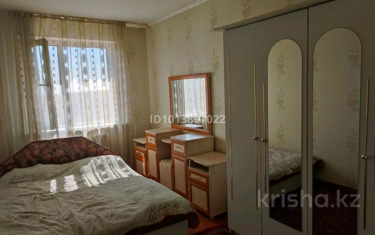 3-комнатная квартира · 60 м² · 5/5 этаж, мкр Юго-Восток, Муканова — Находится рядом с Букетов,Финансовый университетом, колледж Тәттімбет за 190 000 ₸ в Караганде, Казыбек би р-н — фото 2