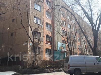 1-комнатная квартира, 41 м², 2/5 этаж, мкр Аксай-4 за 24.5 млн 〒 в Алматы, Ауэзовский р-н