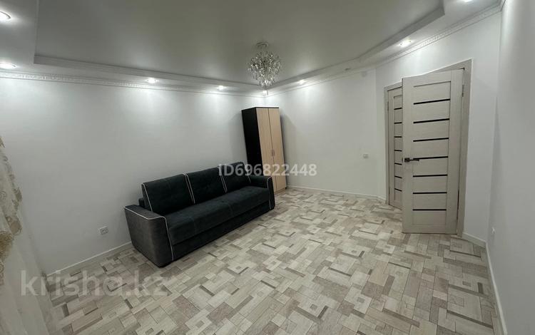 1-бөлмелі пәтер · 45 м² · 4/10 қабат, мкр. Алтын орда 9б, бағасы: 150 000 ₸ в Актобе — фото 2
