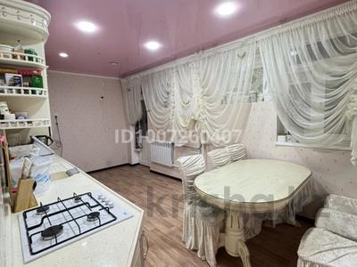 5-бөлмелі пәтер · 150 м² · 2/4 қабат, 5 мкр 54 — Трк Жанаозен, бағасы: 48 млн ₸