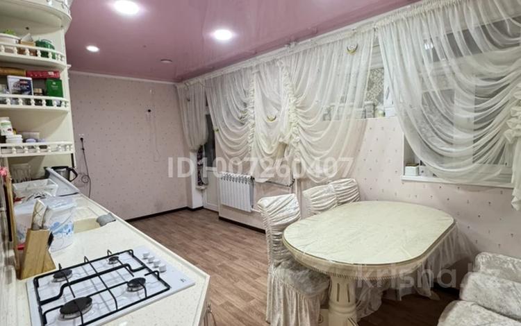 5-бөлмелі пәтер · 150 м² · 2/4 қабат, 5 мкр 54 — Трк Жанаозен, бағасы: 48 млн ₸ — фото 2