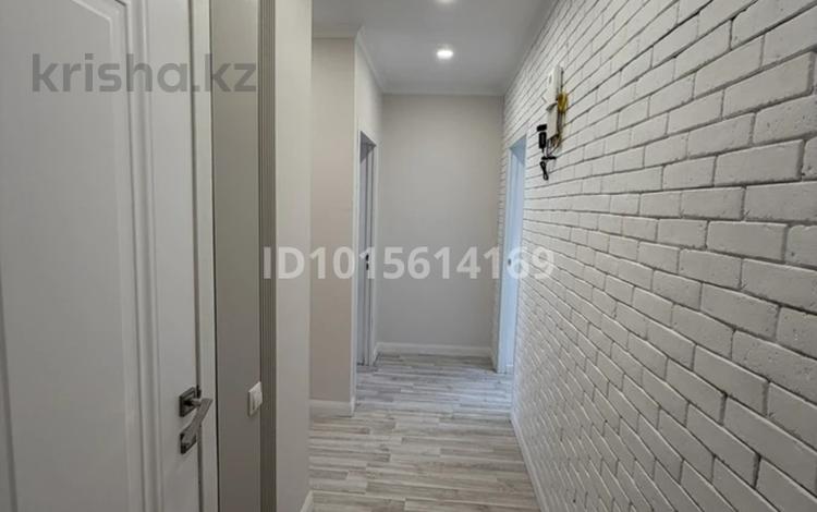 2-комнатная квартира · 60 м² · 1/6 этаж, 16-й мкр 43/3 за 200 000 ₸ в Актау — фото 2