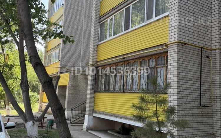2-бөлмелі пәтер · 55 м² · 9/10 қабат, Жамбыл 40 40, бағасы: 18.5 млн ₸ в Уральске — фото 3