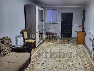Отдельный дом · 2 комнаты · 65 м², мкр 5 34 — Индустриальная за 130 000 ₸ в Актобе