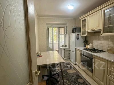 3-комнатная квартира · 60 м² · 2/6 этаж, мухита за 18.6 млн 〒 в Уральске, мкр Школьник