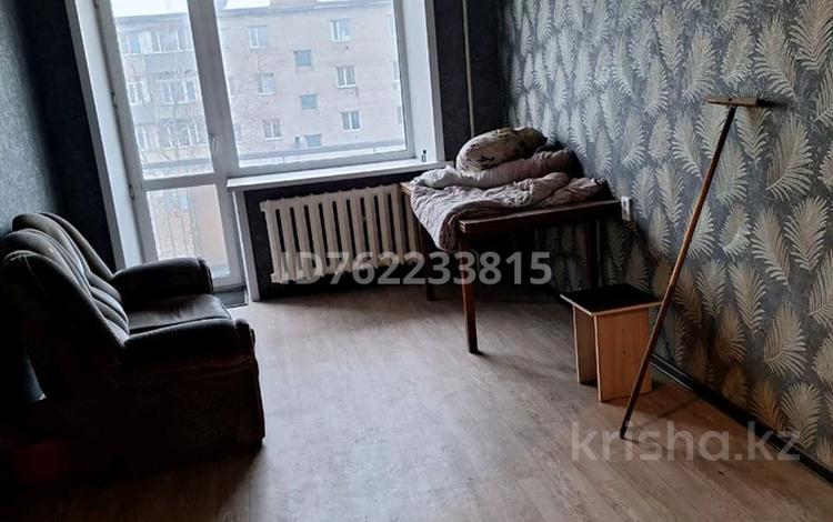 2-бөлмелі пәтер · 43 м² · 4/5 қабат, Каржаубайулы 320 1, бағасы: 15 млн ₸ в Семее — фото 2