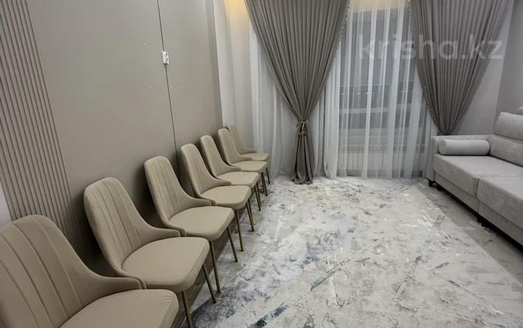 2-комнатная квартира · 63 м² · 9/10 этаж, Чингиз Айтматова пересечение Е 181 за 35.4 млн ₸ в Астане, Нура р-н — фото 65