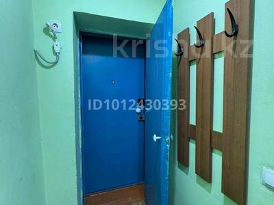 1-комнатная квартира · 31 м² · 3/5 этаж, Майкудук, Майкудук, 15й микрорайон 8 за 9 млн ₸ в Караганде, Алихана Бокейханова р-н