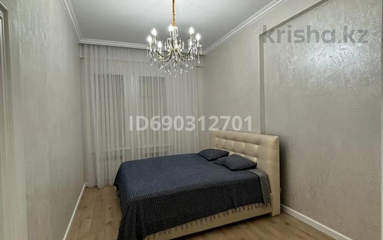 1-бөлмелі пәтер, 50 м², 9/9 қабат ай сайын, Шарипова, бағасы: 300 000 〒 в Атырау, мкр Жилгородок — фото 2