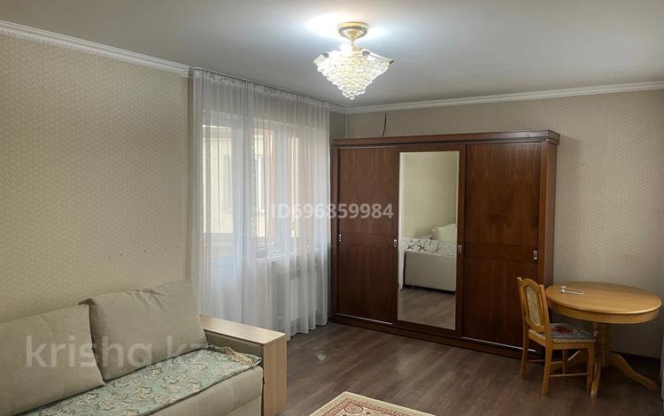 2-комнатная квартира, 62 м², 5/9 этаж помесячно, Кенесары хана 54