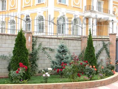 Отдельный дом · 10 комнат · 600 м² · 15 сот., мкр Юбилейный — Ондасынова за 2.5 млн ₸ в Алматы, Медеуский р-н