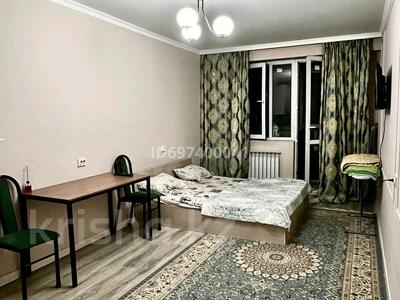 1-комнатная квартира · 30 м² · 1/10 этаж · по часам, Толе би 285/8 к1 — Толе би Отеген батыр за 1 500 〒 в Алматы, Ауэзовский р-н