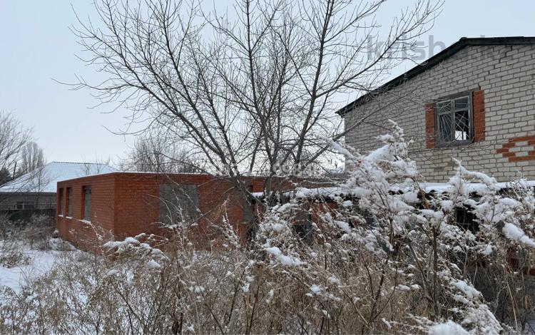 Отдельный дом · 4 комнаты · 140 м² · 8.5 сот., Цветочная за 7.5 млн ₸ в Актобе, жилой массив Кирпичный — фото 2