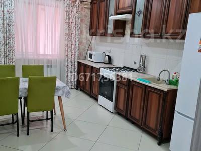 1-бөлмелі пәтер, 50 м² сағатына, Кердеры 120, бағасы: 2 000 〒 в Уральске