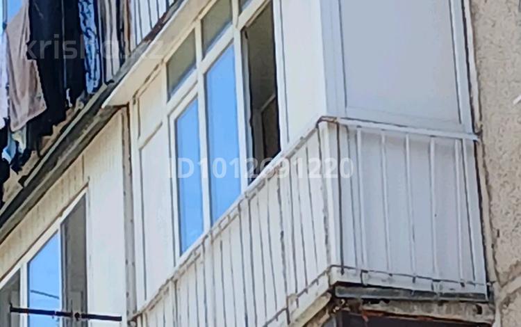 2-бөлмелі пәтер · 45.5 м² · 4/5 қабат, мкр Самал 27, бағасы: 12.5 млн ₸ в Таразе — фото 2