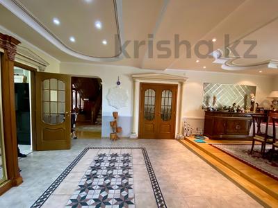 Продажа квартир в Абай обл.: 8-комнатная квартира · 436 м² · 1/5 этаж, Козбагарова — Центр за 225 млн 〒 8-комнатная квартира · 436 м² · 1/5 этаж, Козбагарова — Центр за 225 млн 〒 в Семее