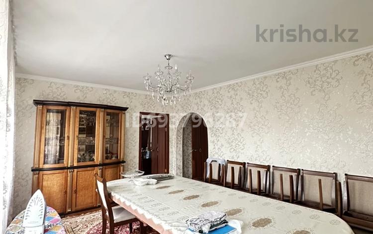 Отдельный дом • 5 комнат • 130 м² • 8 сот., Есахмет 12 за 70 млн 〒 в Булактах — фото 2