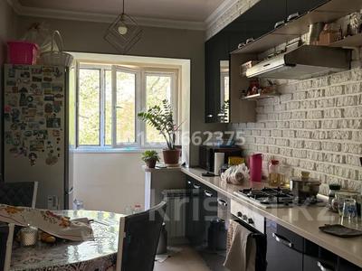 Продажа квартир в Алматы: 3-комнатная квартира · 63.5 м² · 5/5 этаж, мкр Айнабулак-2 50 за 45 млн 〒 3-комнатная квартира · 63.5 м² · 5/5 этаж, мкр Айнабулак-2 50 за 45 млн 〒 в Алматы, Жетысуский р-н