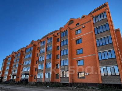 2-бөлмелі пәтер · 75 м² · 4/5 қабат, Алтын орда ш/а., Саздинское лесничество 228/3 — ЖК Актобе тауерс-2 по Г. Жубанова, бағасы: 26.5 млн ₸ в мкр. Алтын орда
