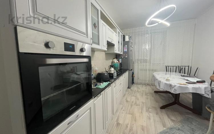3-бөлмелі пәтер · 80 м² · 9/9 қабат, Бірлік 35, бағасы: 23.5 млн ₸ в Уральске — фото 2
