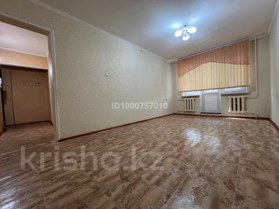 Продажа квартир в Жамбылской обл.: 1-комнатная квартира · 32 м² · 2/5 этаж, Акбулак 18 за 9.2 млн 〒 1-комнатная квартира · 32 м² · 2/5 этаж, Акбулак 18 за 9.2 млн 〒 в Таразе