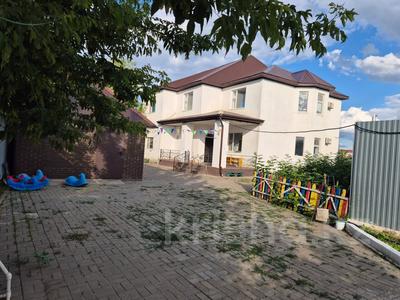 Отдельный дом · 5 комнат · 231 м² · 10 сот., Тукая 5/2 за 36.7 млн ₸ в Уральске
