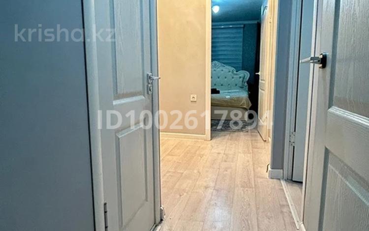 2-бөлмелі пәтер · 60 м² · 1/5 қабат, Казантаева 2, бағасы: 13 000 ₸ в  — фото 2