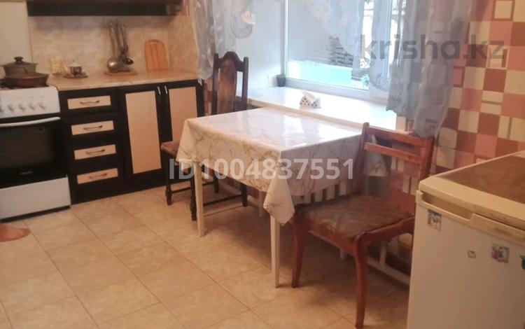 1 комната · 20 м² · 1 этаж, 1-й микрорайон, Герцена 5 Проезд Герцена — Каирбекова-Герцена за 80 000 〒 в Костанае — фото 2