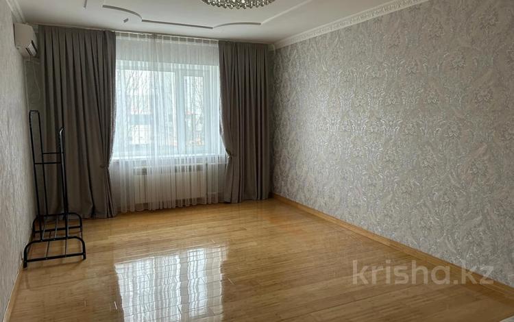 3-комнатная квартира · 90.2 м² · 1/5 этаж, мкр. Алтын орда 28б за 39 млн ₸ в Актобе — фото 2
