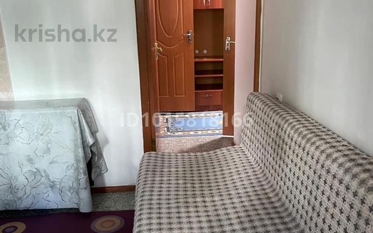 1-комнатная квартира · 36.5 м² · 2/5 этаж, мкр Аксай-1А 10а — Толе би, Момышулы за 200 000 ₸ в Алматы, Ауэзовский р-н — фото 2