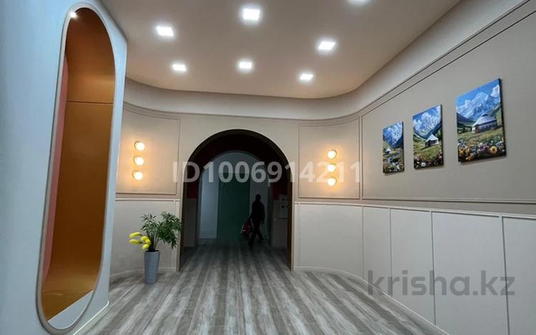 2-бөлмелі пәтер · 71 м² · 3/8 қабат, 41-й мкр В блок, бағасы: 25.5 млн ₸ в Актау — фото 2