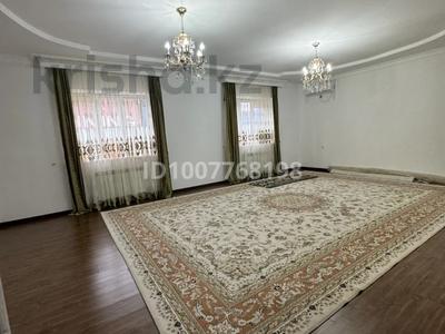 Отдельный дом · 4 комнаты · 189 м² · 10 сот., мкр Геолог, Каржауова 13 за 28 млн 〒 в Атырау